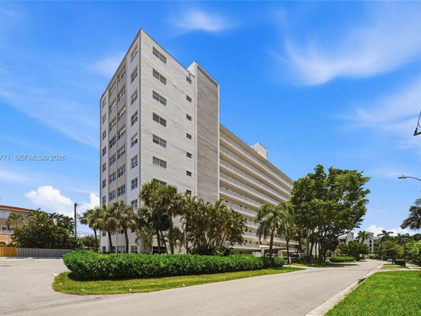 2555 NE 11 Street , Unit 510, Fort Lauderdale, FL 33304