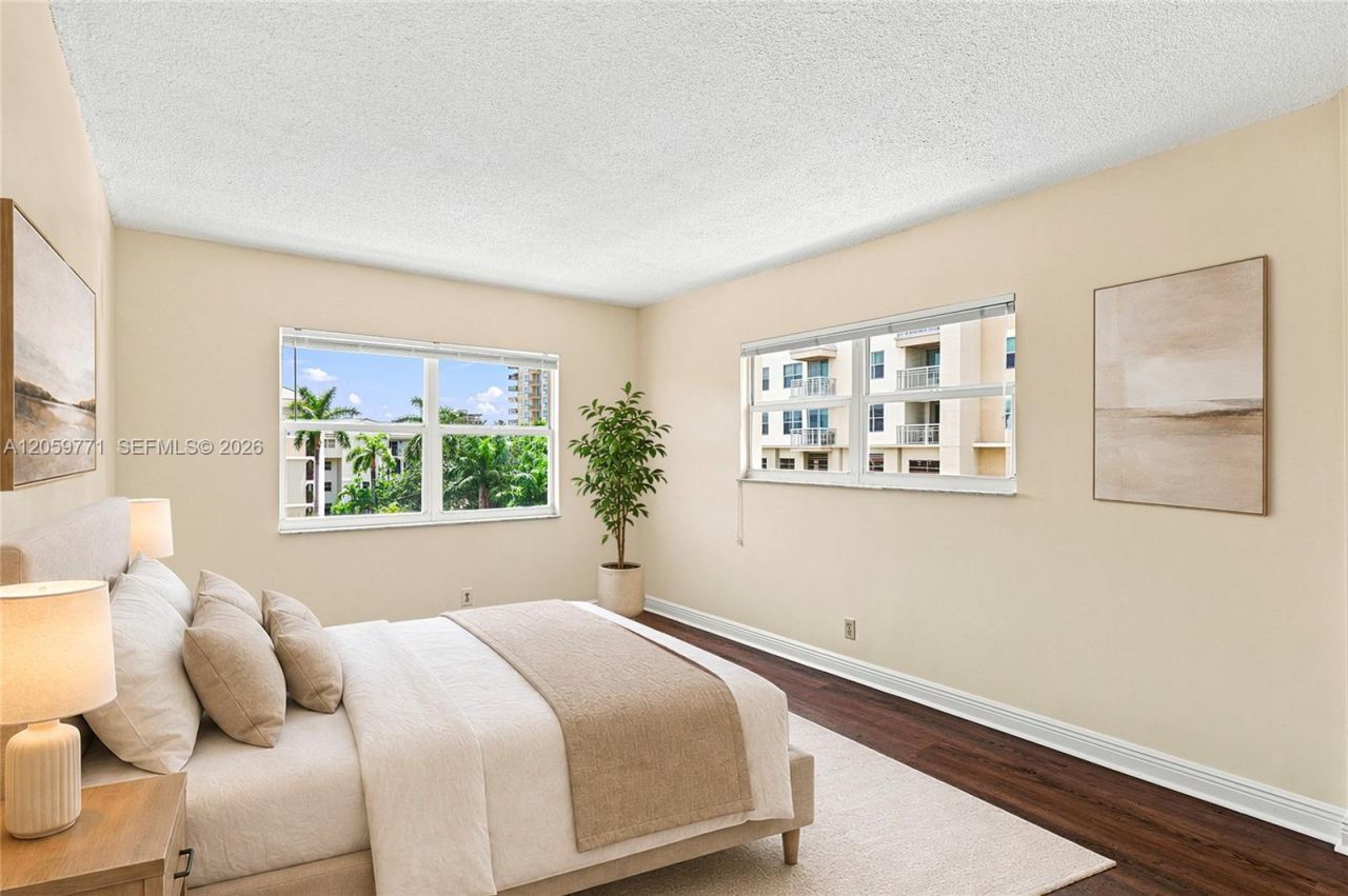 2555 NE 11 Street, Unit 510, Fort Lauderdale, FL 33304 Photo