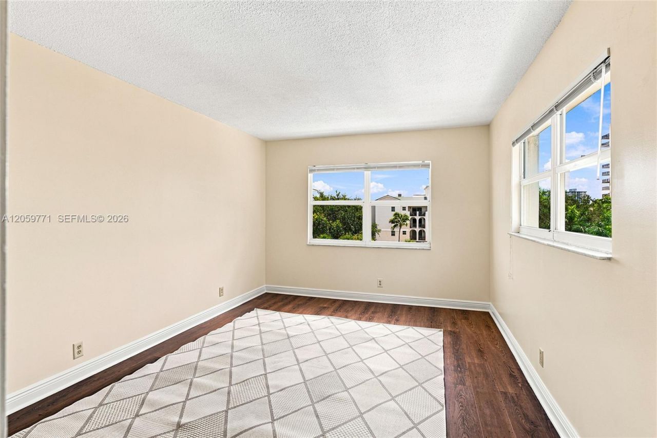 2555 NE 11 Street, Unit 510, Fort Lauderdale, FL 33304 Photo