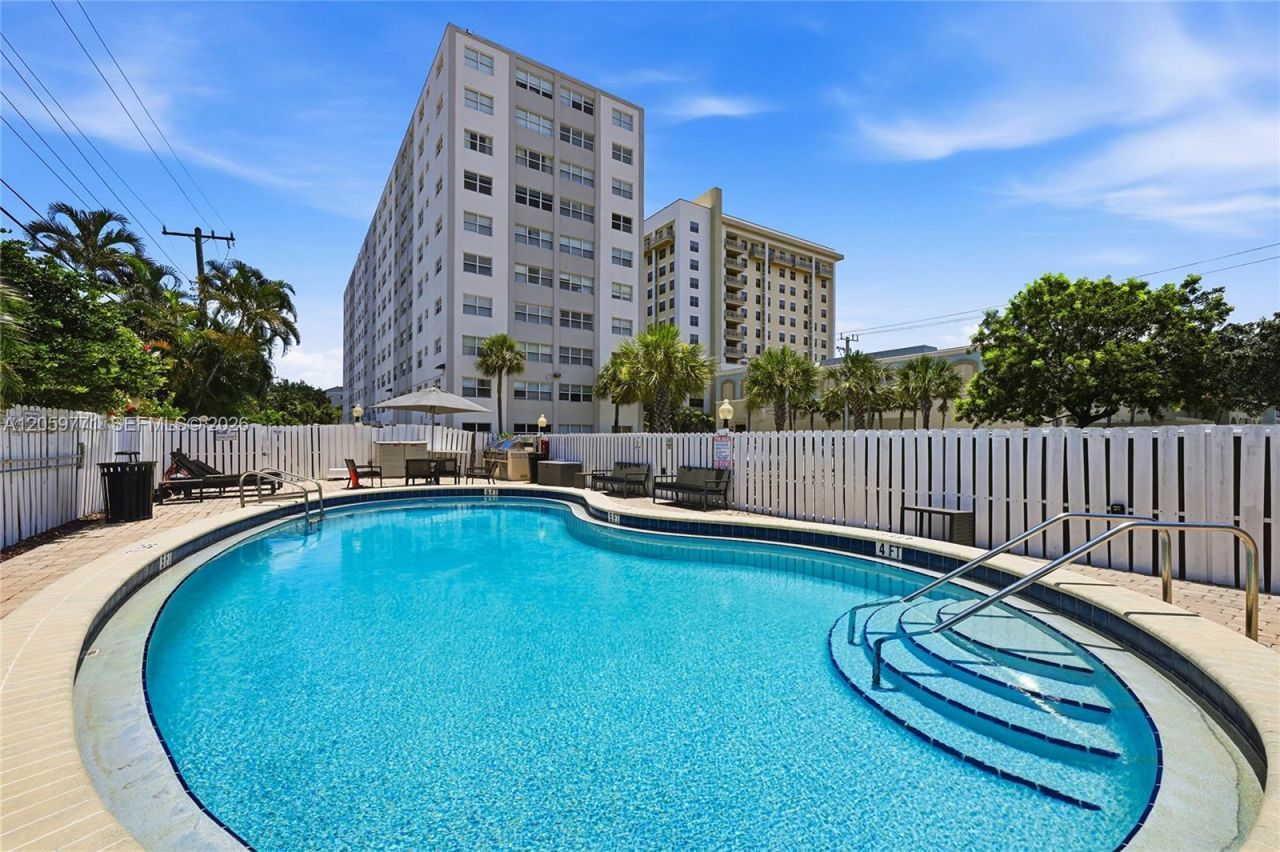 2555 NE 11 Street, Unit 510, Fort Lauderdale, FL 33304 Photo