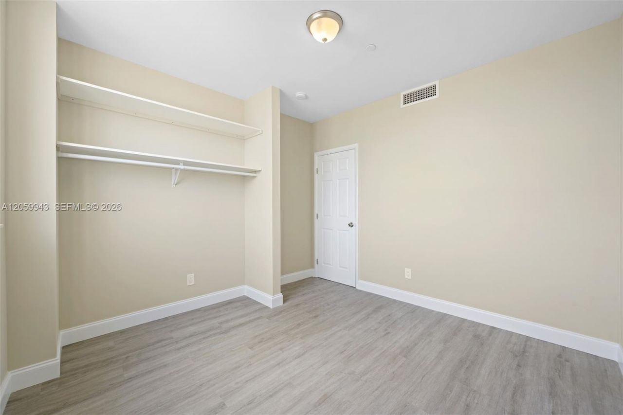 1020 NW 2 Av, Unit 401, Hallandale Beach, FL 33009 Photo