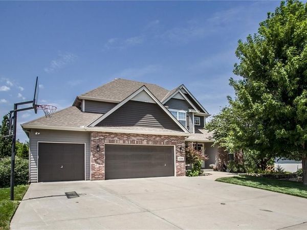 10208 N Farley Avenue, Kansas City, MO 64157