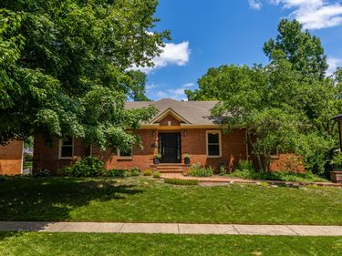 2456 Woodfield Circle, Lexington, KY 40515
