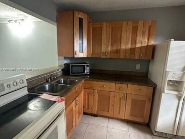 20800 NE 8th Ct , Unit 105-17, Miami, FL 33179