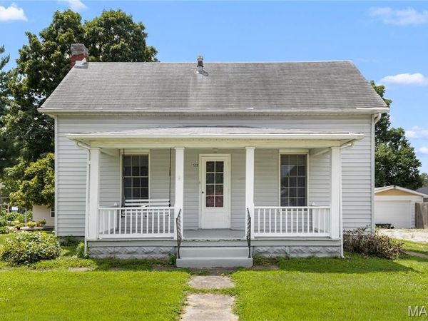 122 E Center Street , Brighton, IL 62012