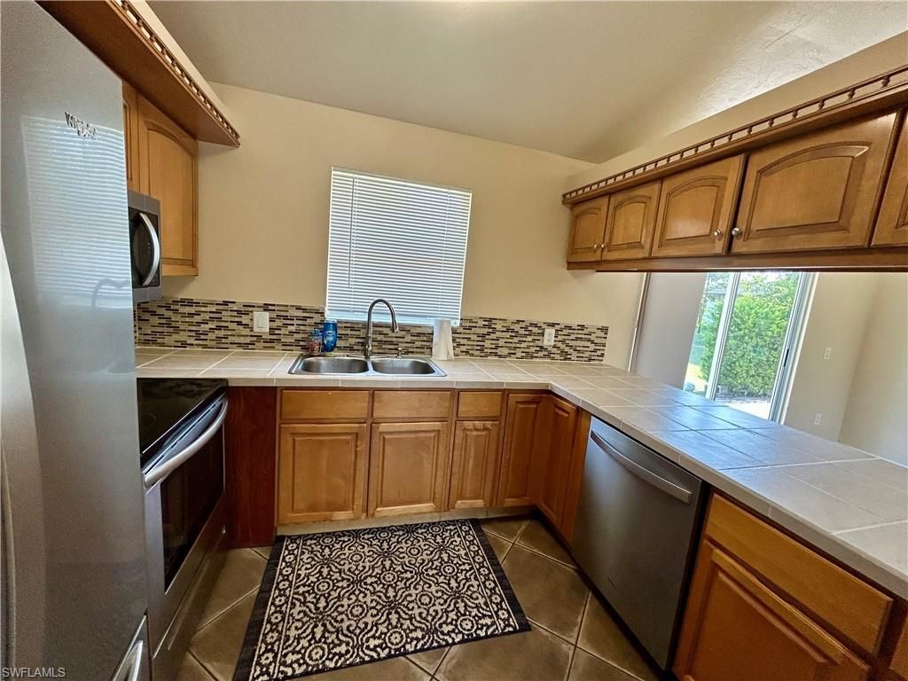 2430 Golden Gate Blvd E, Naples, FL 34117 Photo