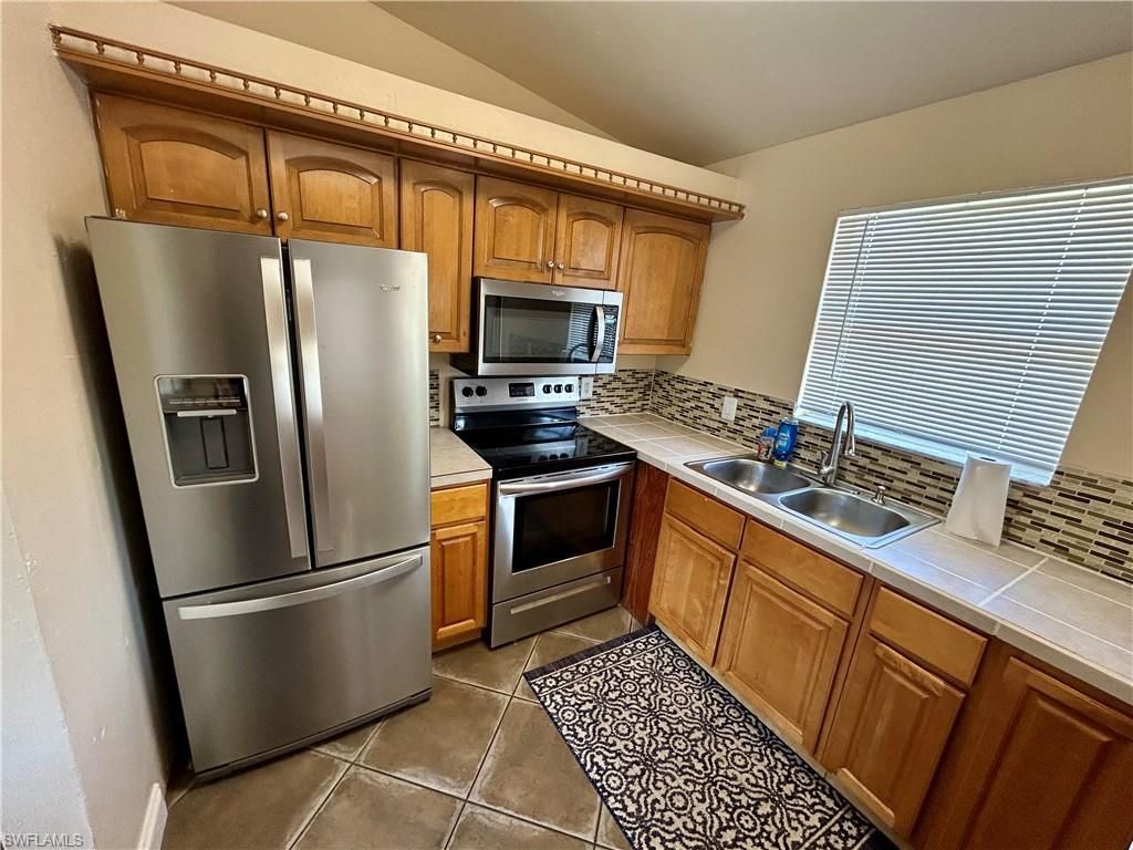 2430 Golden Gate Blvd E, Naples, FL 34117 Photo