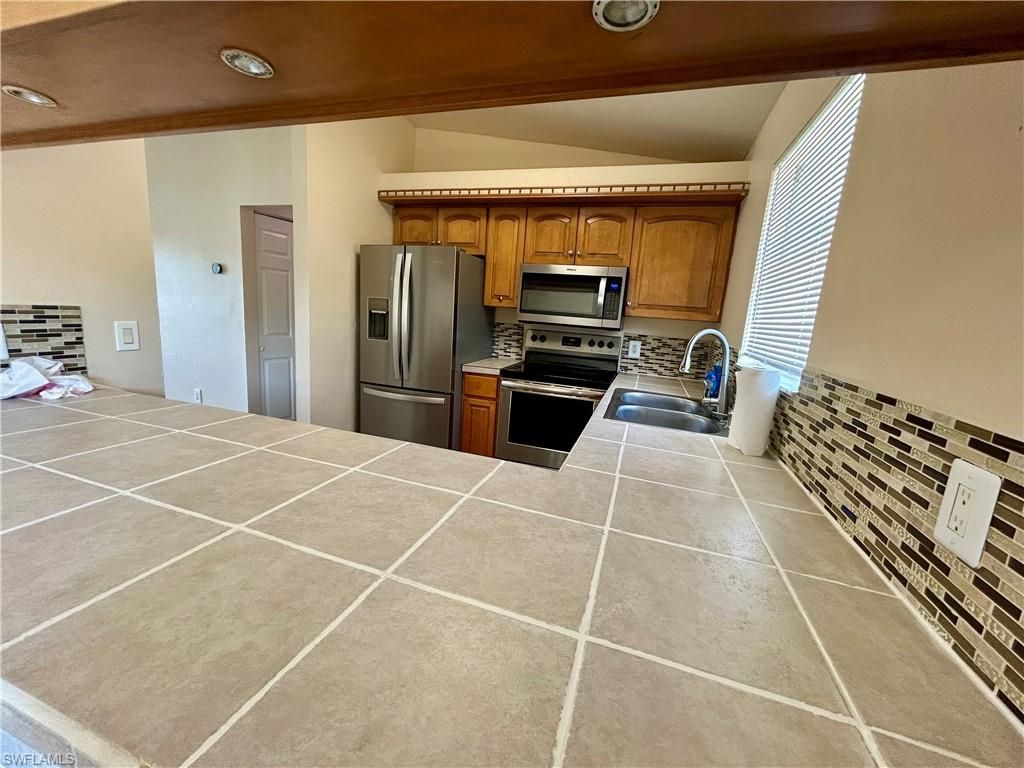 2430 Golden Gate Blvd E, Naples, FL 34117 Photo