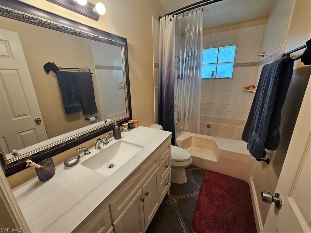 2430 Golden Gate Blvd E, Naples, FL 34120 Photo