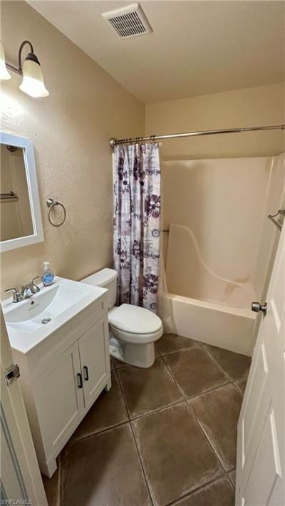 2430 Golden Gate Blvd E, Naples, FL 34117 Photo