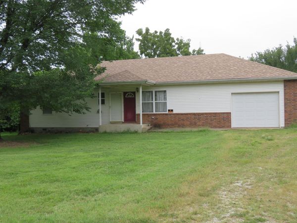 411 E 330th Road, Humansville, MO 65674