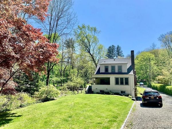 82 Douglas Road , Unit B, Chappaqua, NY 10514