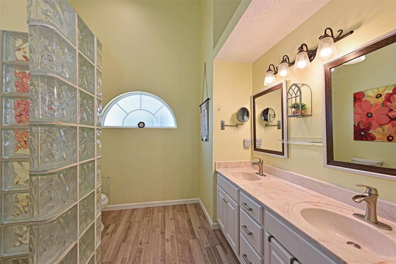 4427 Murfield Drive E, Bradenton, FL 34203 Photo