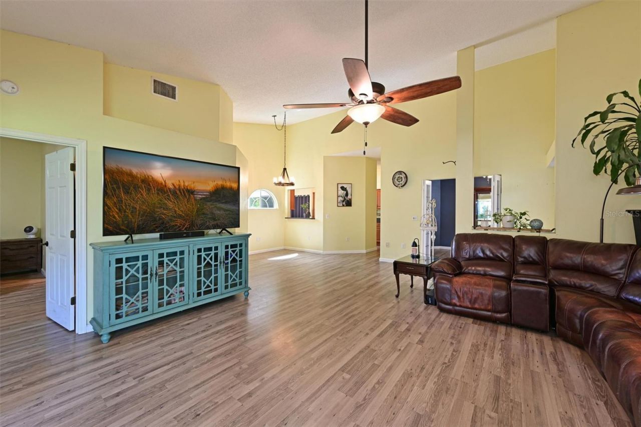 4427 Murfield Drive E, Bradenton, FL 34203 Photo