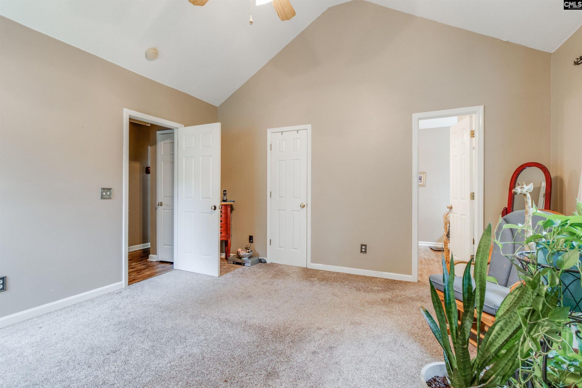 140 Charles Towne Court  Photo 10