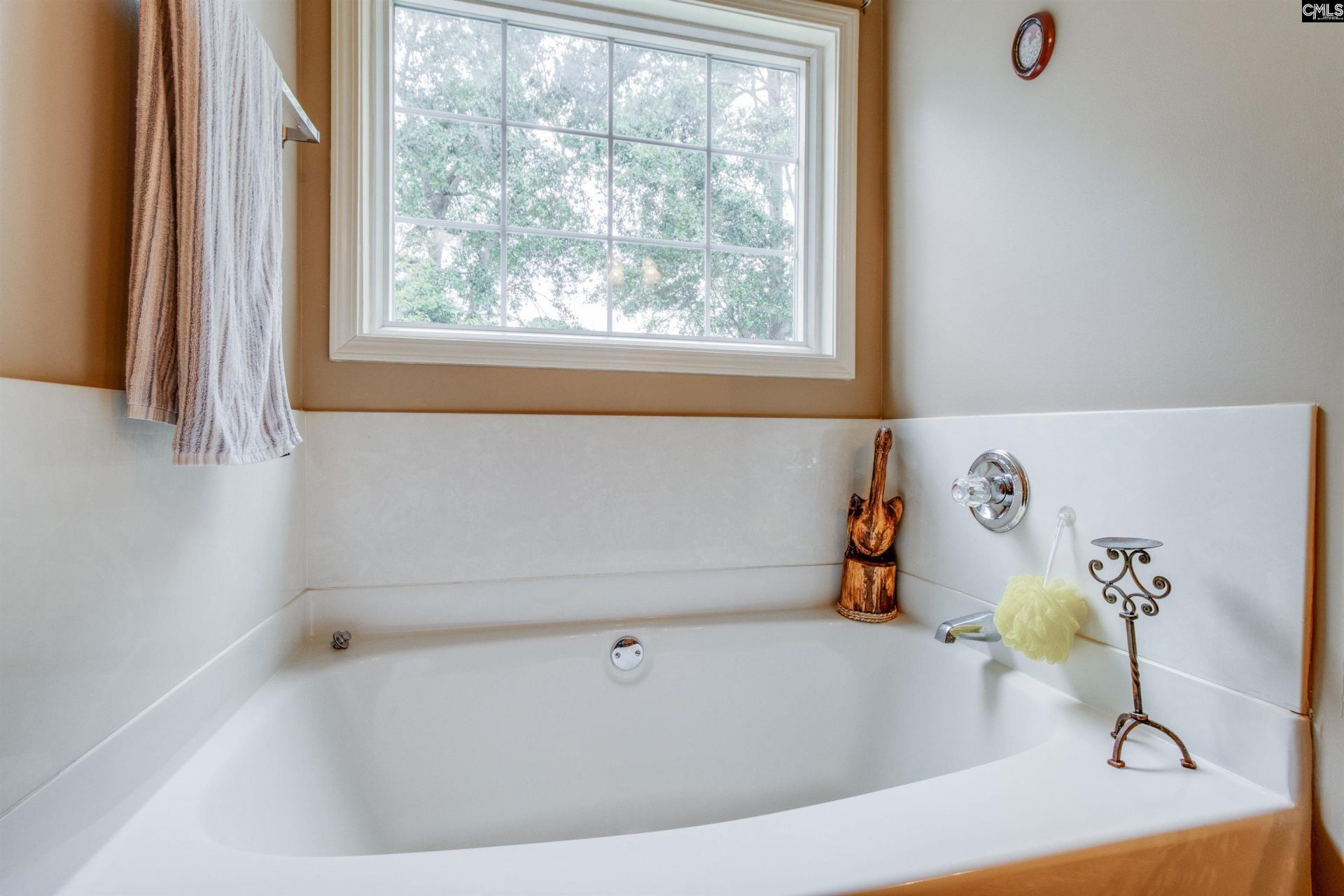 140 Charles Towne Court  Photo 12