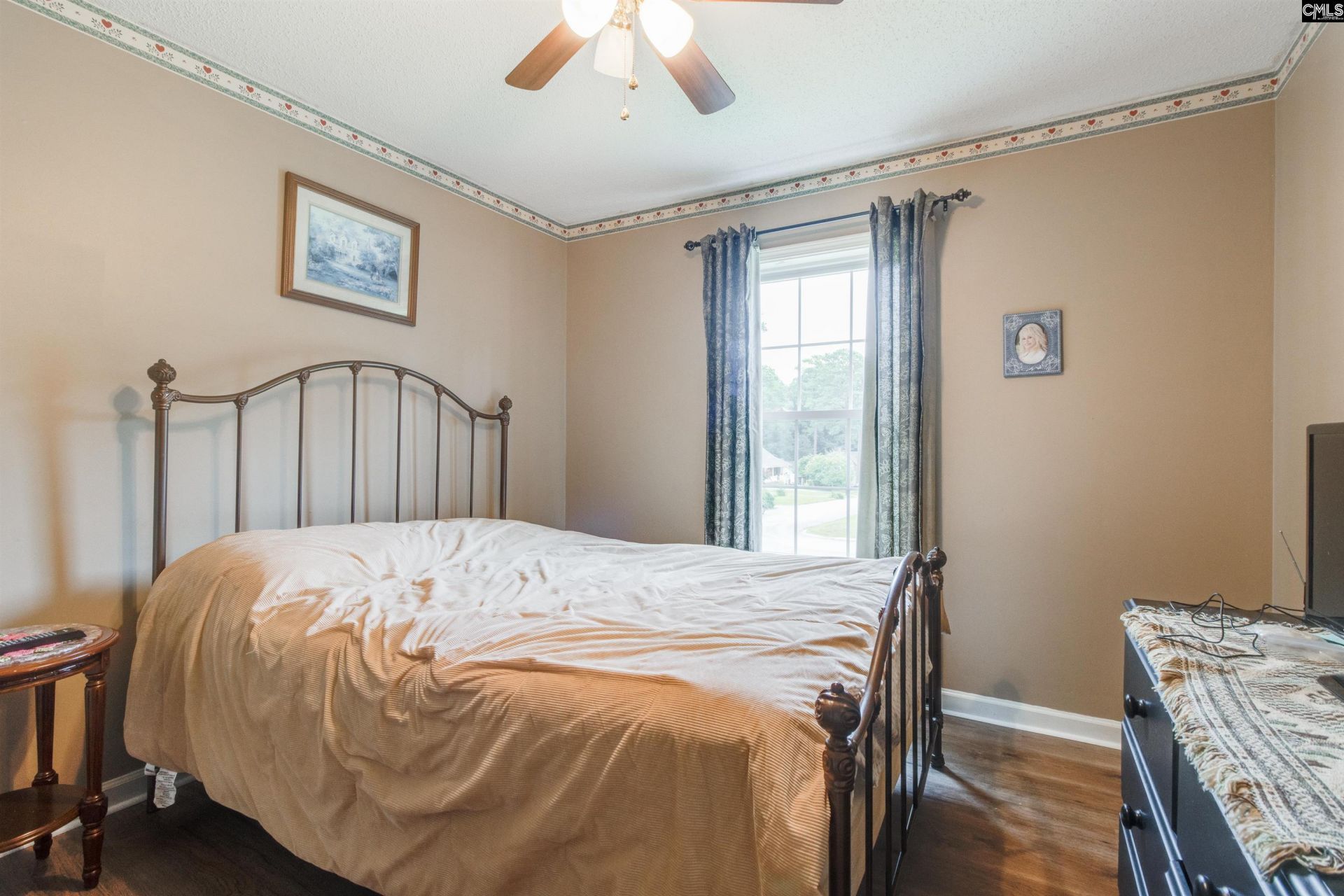 140 Charles Towne Court  Photo 16