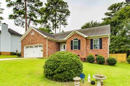 140 Charles Towne Court  photo 4