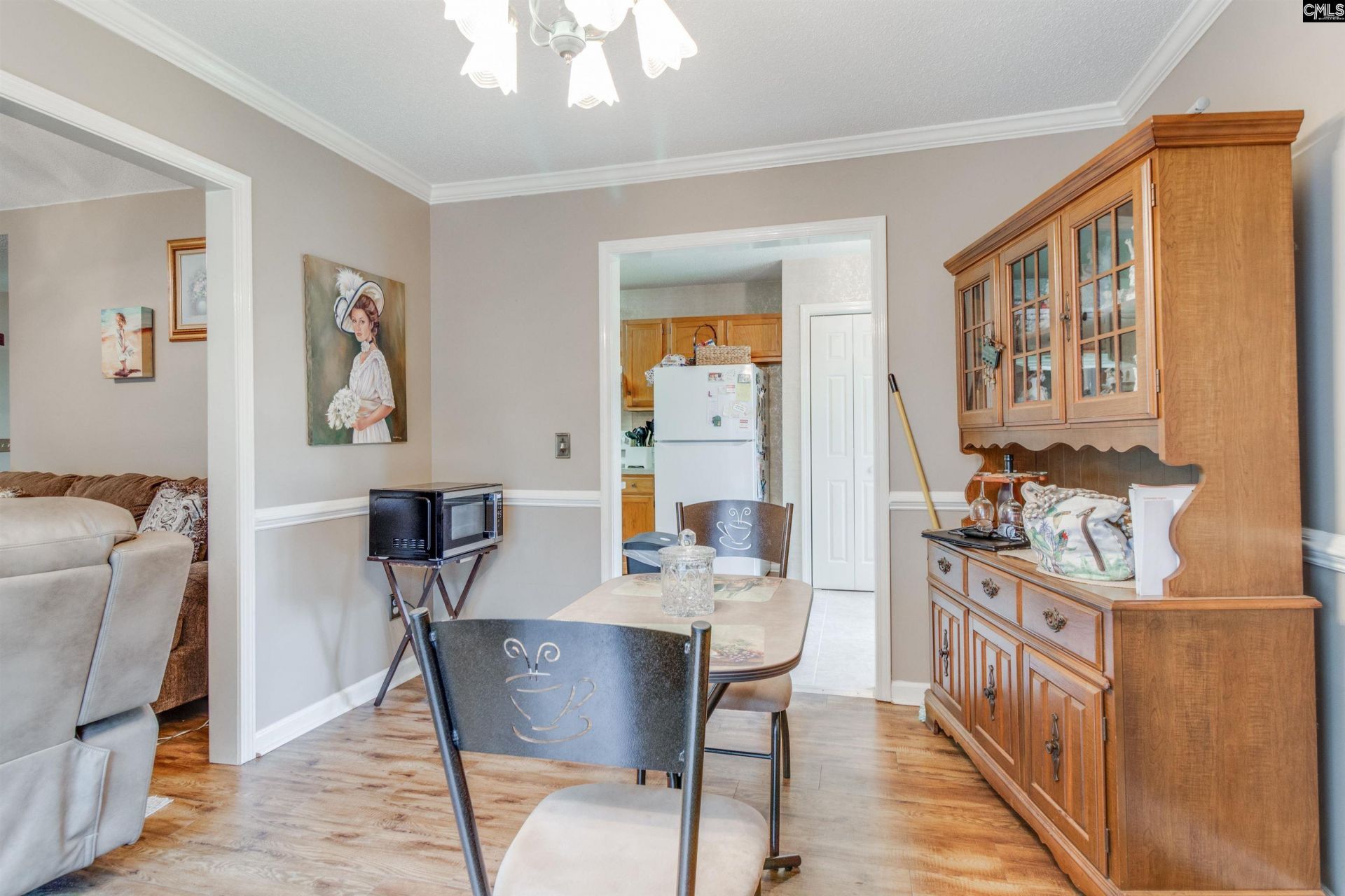 140 Charles Towne Court  Photo 6