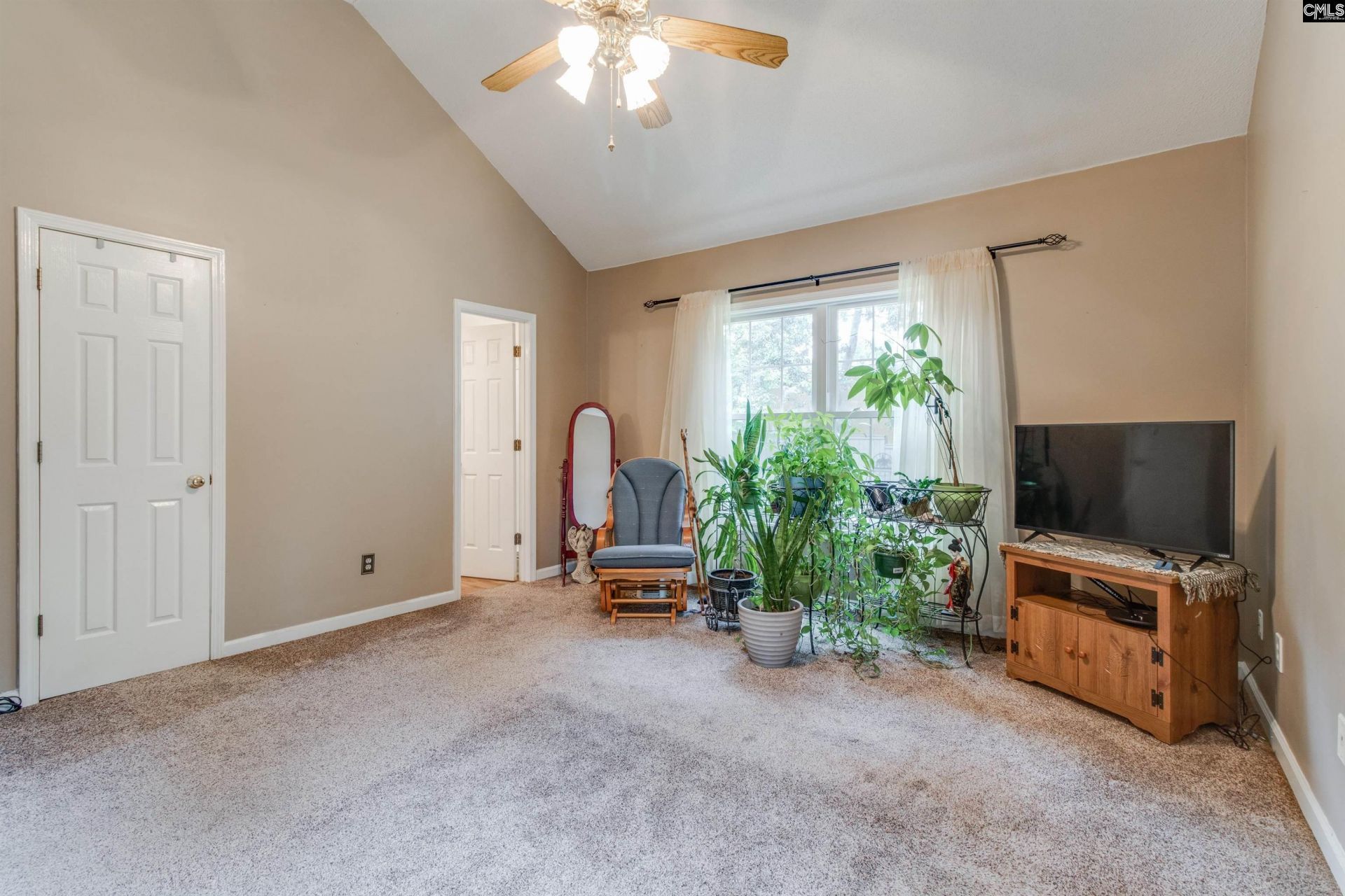 140 Charles Towne Court  Photo 9