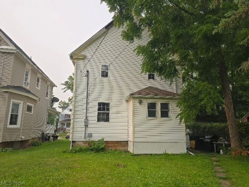 355 12th, Elyria, OH 44035 Photo 3