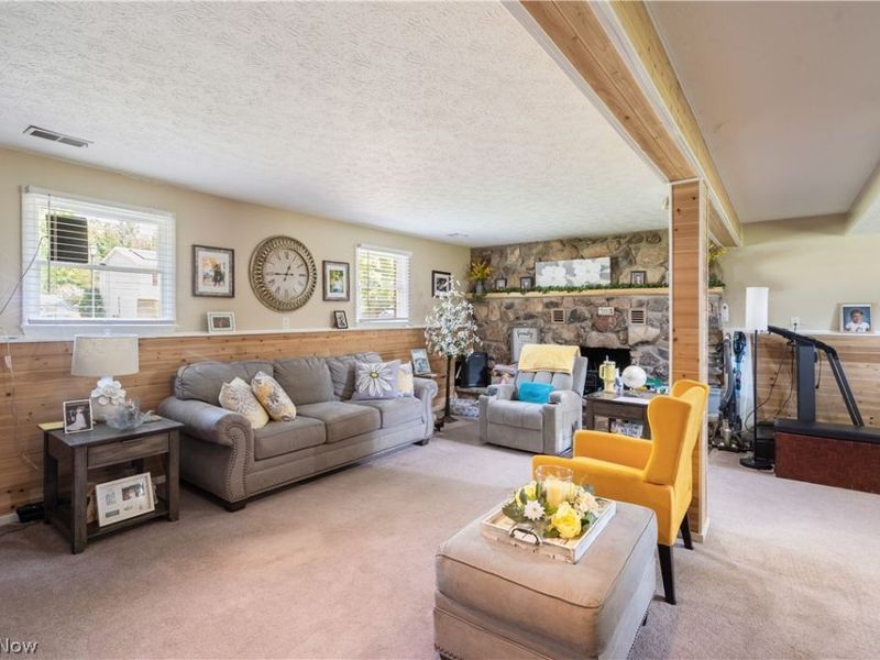 457 S Colonial Drive, Cortland, OH 44410 Photo 8