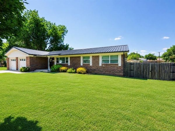 2 Shannon Drive, Chickasha, OK 73018