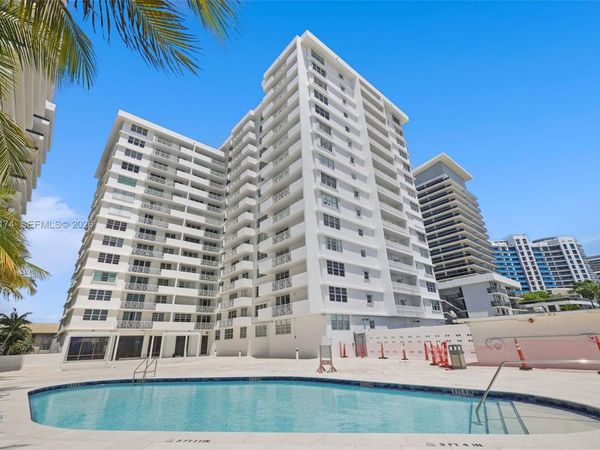 5825 Collins Ave, Unit 12H, Miami Beach, FL 33140