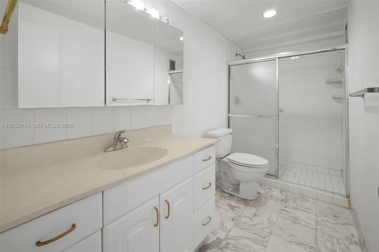 5825 Collins Ave, Unit 12H, Miami Beach, FL 33140 Photo