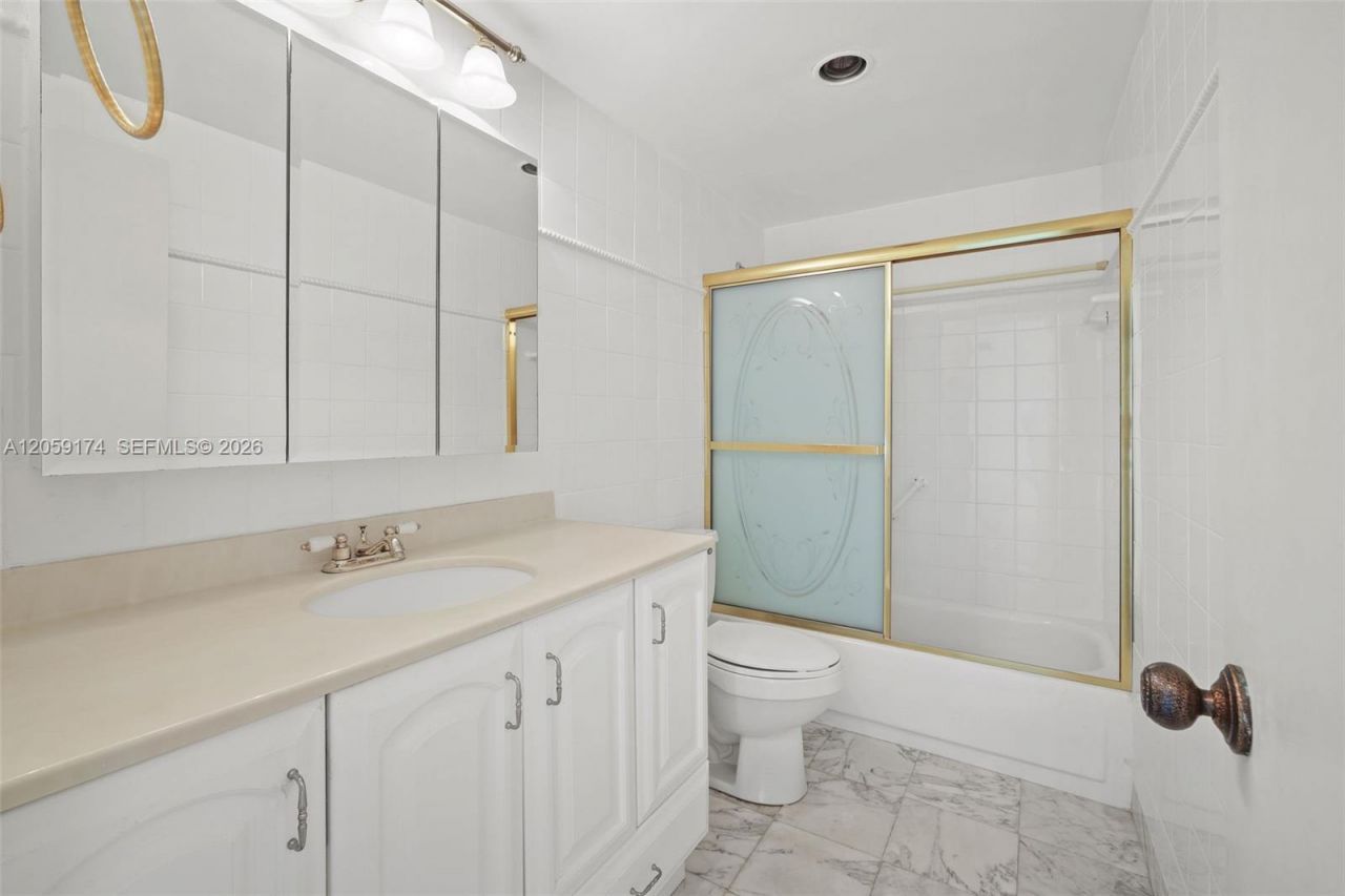 5825 Collins Ave, Unit 12H, Miami Beach, FL 33140 Photo