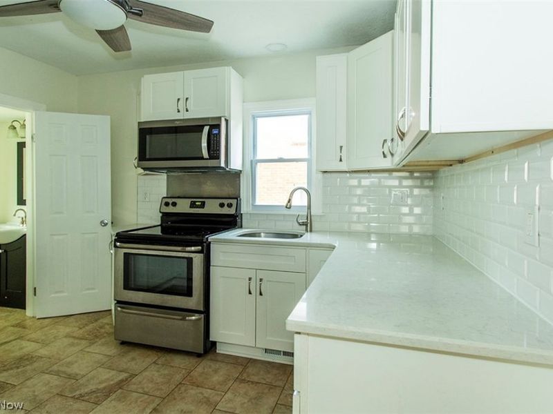 2300 Lakeview Avenue, Rocky River, OH 44116 Photo 13
