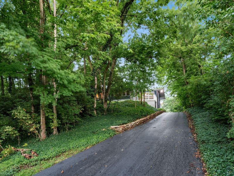 6107 Riverside Drive, Powell, OH 43065 Photo 1