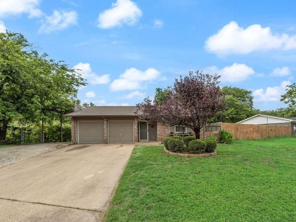 117 Myrtle Court , Hurst, TX 76053