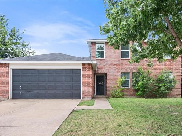 1409 Blazing Star Trail , Burleson, TX 76028