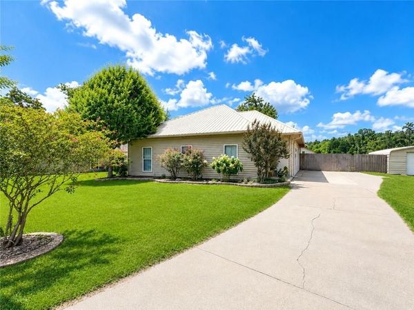 10 CYPRESS Drive, Ponchatoula, LA 70454
