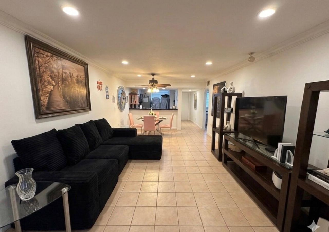 1711 Whitehall Drive, Unit 201, Davie, FL 33324 Photo