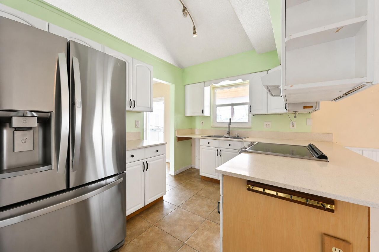 392 SE Crosspoint Drive, Port Saint Lucie, FL 34983 Photo