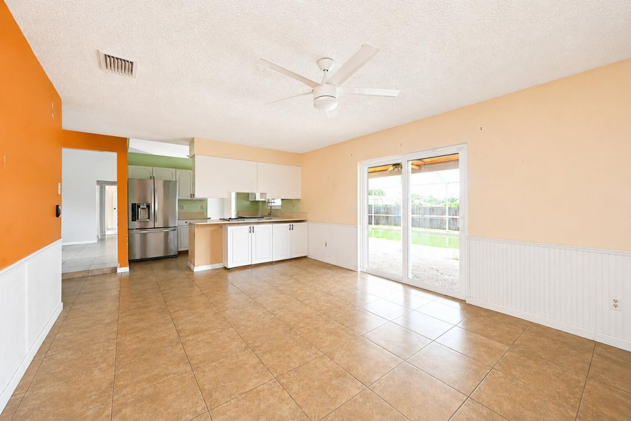 392 SE Crosspoint Drive, Port Saint Lucie, FL 34983 Photo