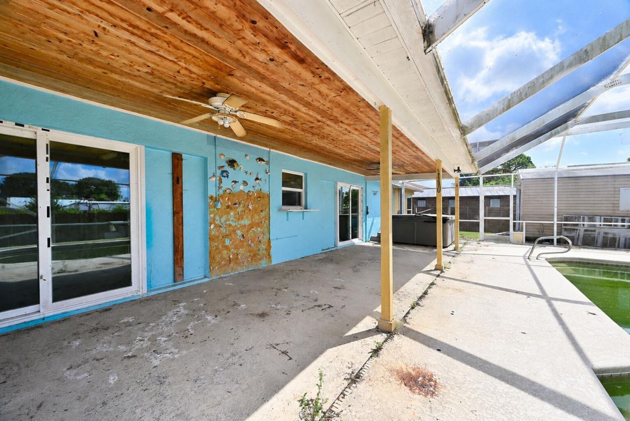 392 SE Crosspoint Drive, Port Saint Lucie, FL 34983 Photo