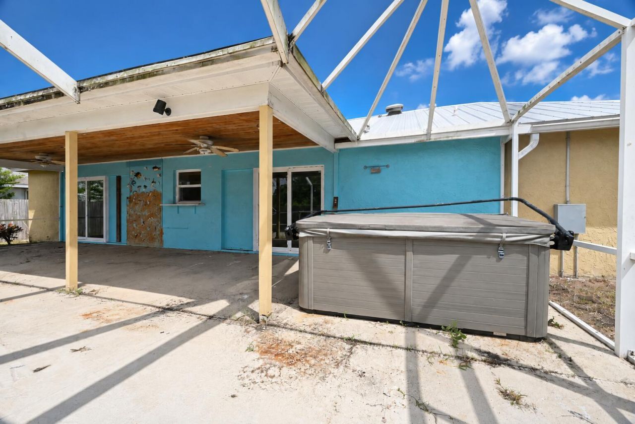 392 SE Crosspoint Drive, Port Saint Lucie, FL 34983 Photo