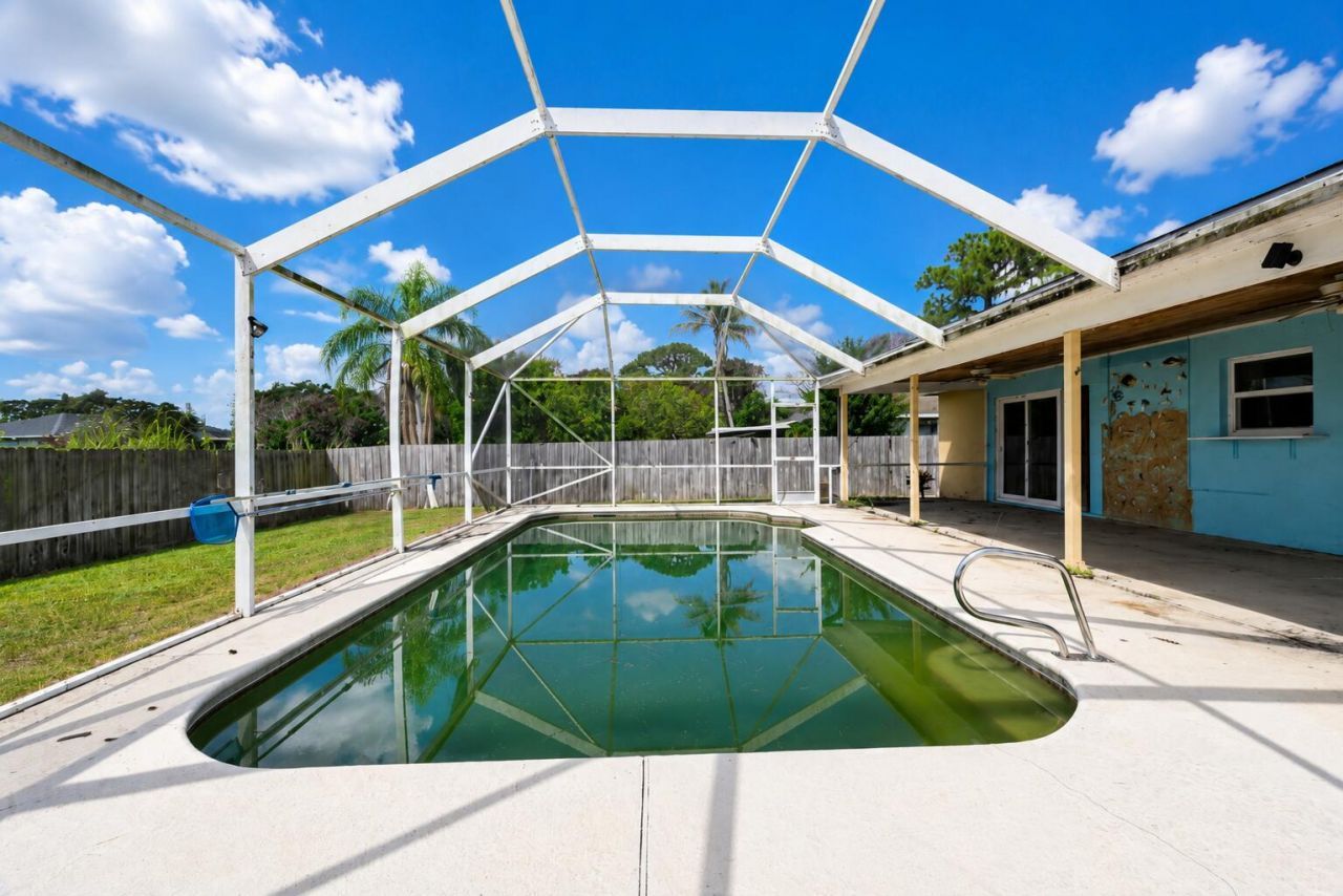 392 SE Crosspoint Drive, Port Saint Lucie, FL 34983 Photo