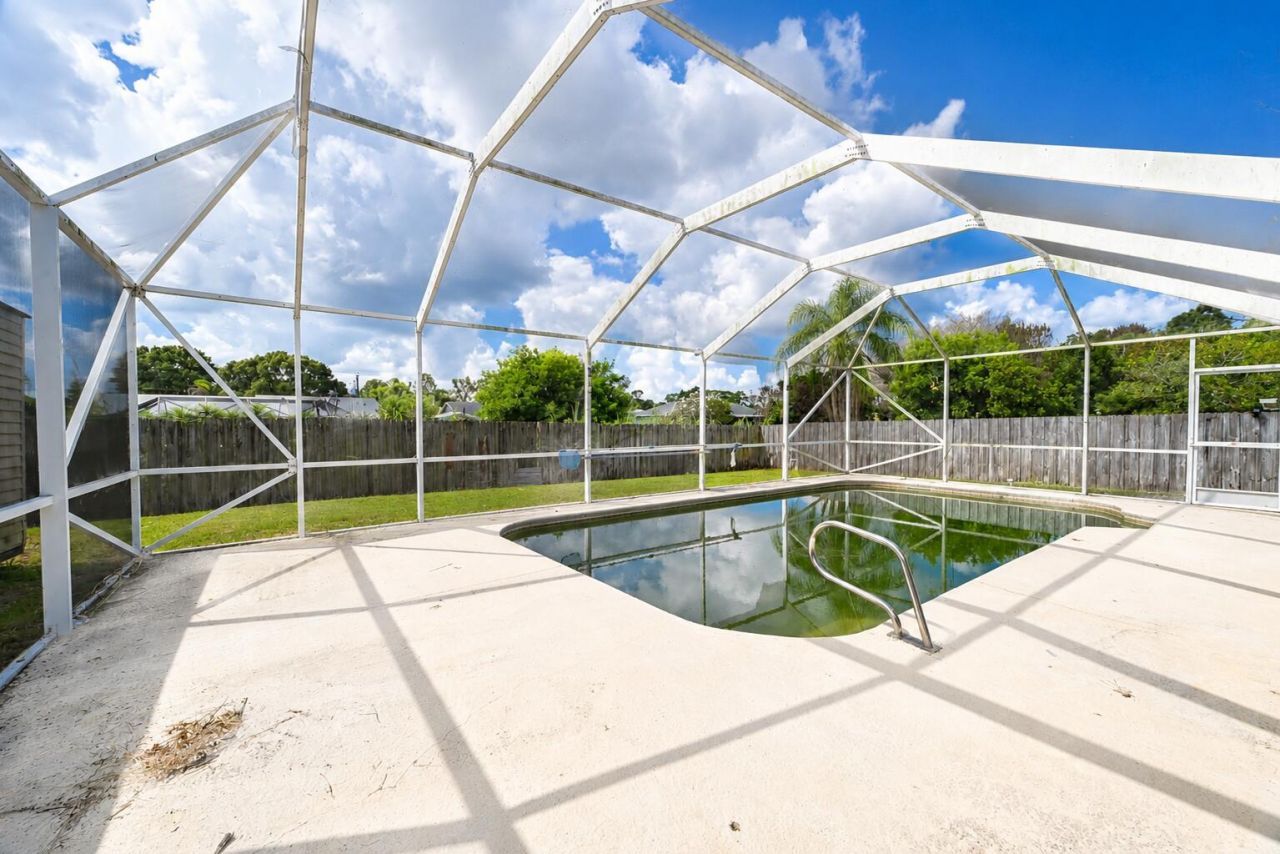 392 SE Crosspoint Drive, Port Saint Lucie, FL 34983 Photo