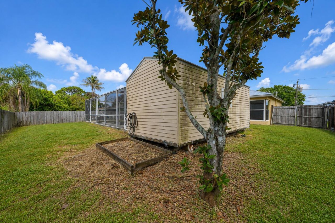 392 SE Crosspoint Drive, Port Saint Lucie, FL 34983 Photo