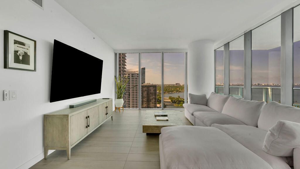 3131 NE 7th Avenue, Unit 2206, Miami, FL 33137 Photo