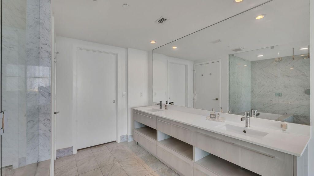 3131 NE 7th Avenue, Unit 2206, Miami, FL 33137 Photo
