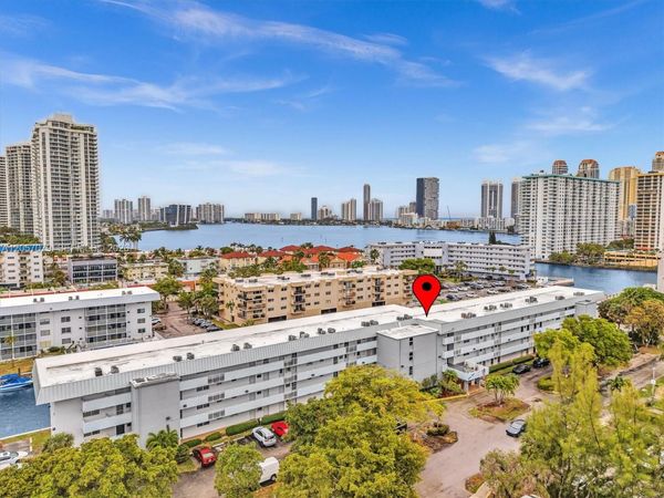 3600 NE 170th St , Unit 211, North Miami Beach, FL 33160