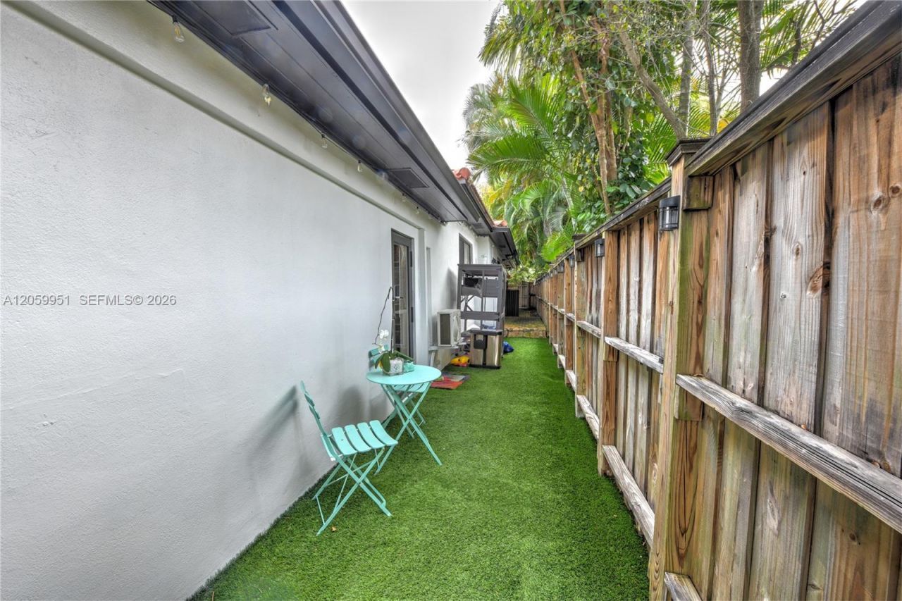 110 N 16th Ave, Hollywood, FL 33020 Photo