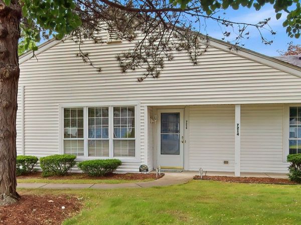 7214 Wheaton Lane , Unit 347, Fox Lake, IL 60020