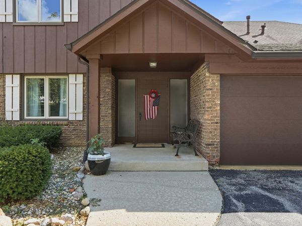 2529 E Lakeshore Drive , Crown Point, IN 46307