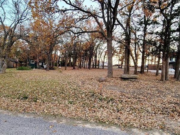 1963 Hillcrest Circle , Gordonville, TX 76245